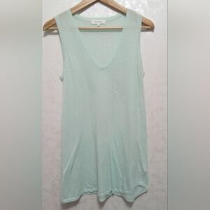 H. one Light Mint Green V-Neck Sleeveless Tank Top - Size Large